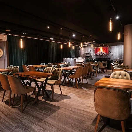 Hotel Black 4*